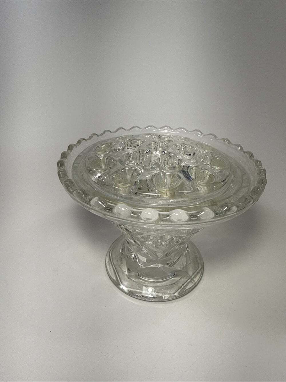 Anchor Hocking EAPC Prescut 2 pc Flower Vase and Frog - 4 1/2" tall x 6" wide